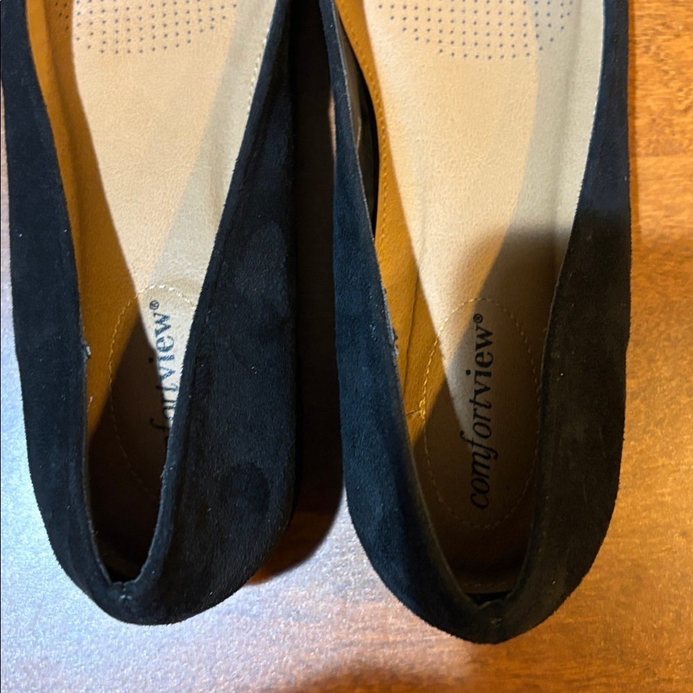 Comfortview Black Faux Suede Floral Slip-On Flats-Size 9M - Picture 6 of 9